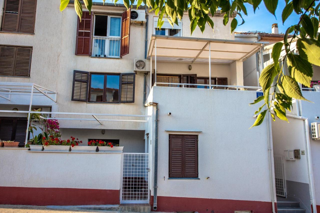 So Hvar So Good! Spacious With Terrace هفار المظهر الخارجي الصورة